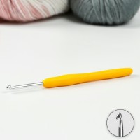 Крючок для вязания, с силиконовой ручкой, d = 3,5мм, 14 см, цвет желтый 1364634 Арт Узор 