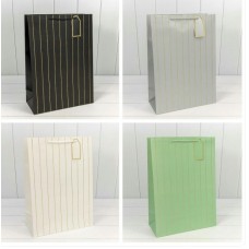 Пакет подарочный с тиснением 