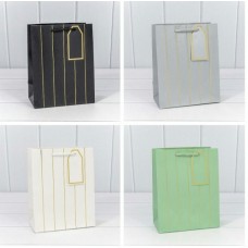 Пакет подарочный с тиснением 