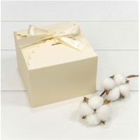 Коробка подарочная складная 14*14*10см с атласной лентой Бежевый 1/20 1/500 000920-7/5 Коробка подарочная складная 14*14*10см с атласной лентой Бежевый 1/20 1/500 000920-7/5